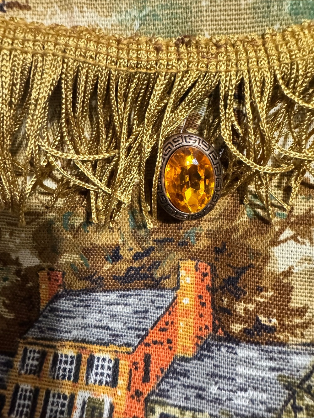 One-of-a-Kind Maryhelen Artisan Tapestry Handbag – Vintage Folk Art Style - Picture 3 of 7